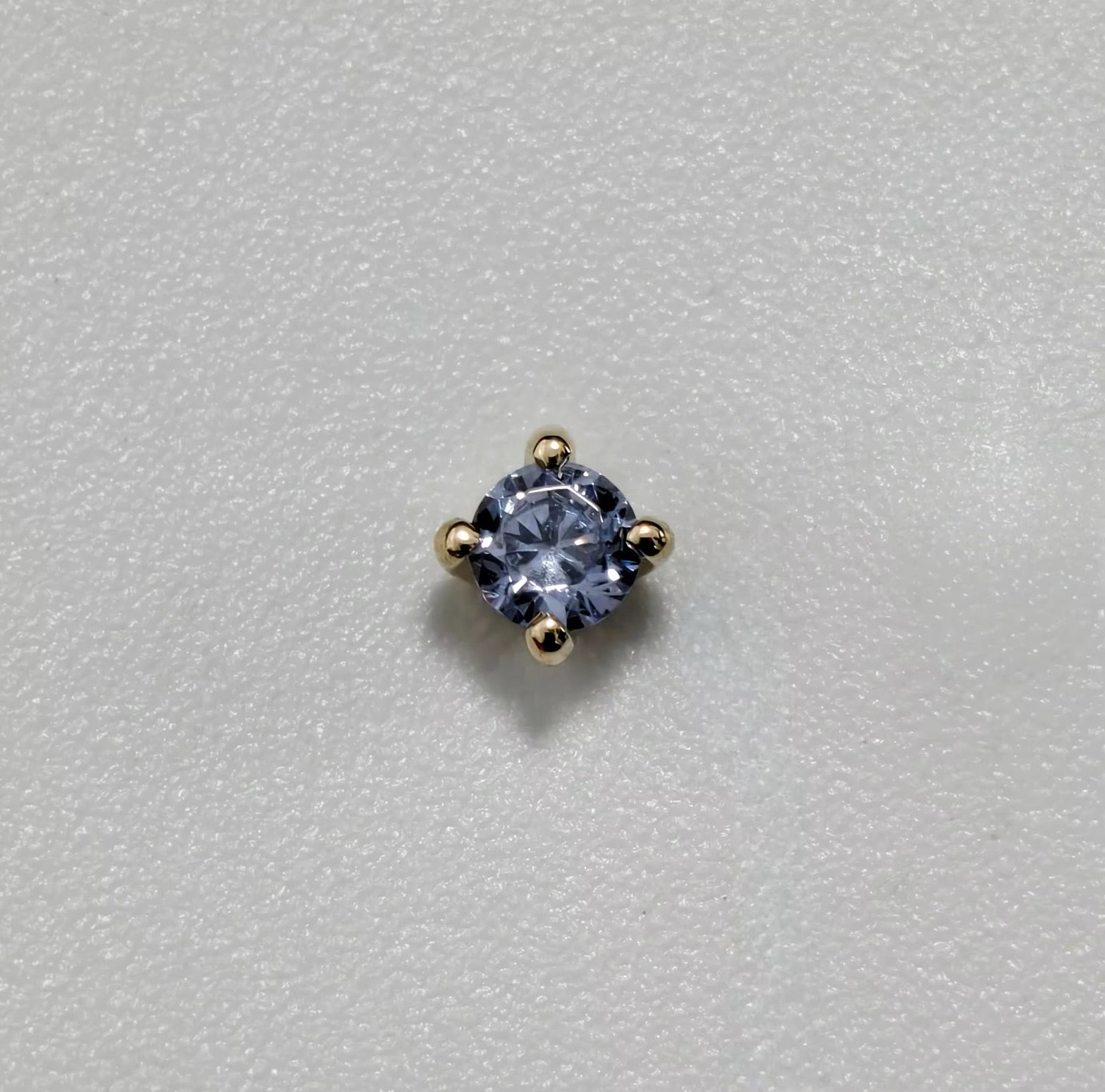 Becca — 4 Prong